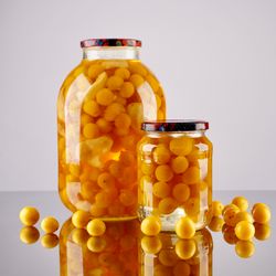 Set honey in a glass jar — photo by Vilnis Husko on Pexels