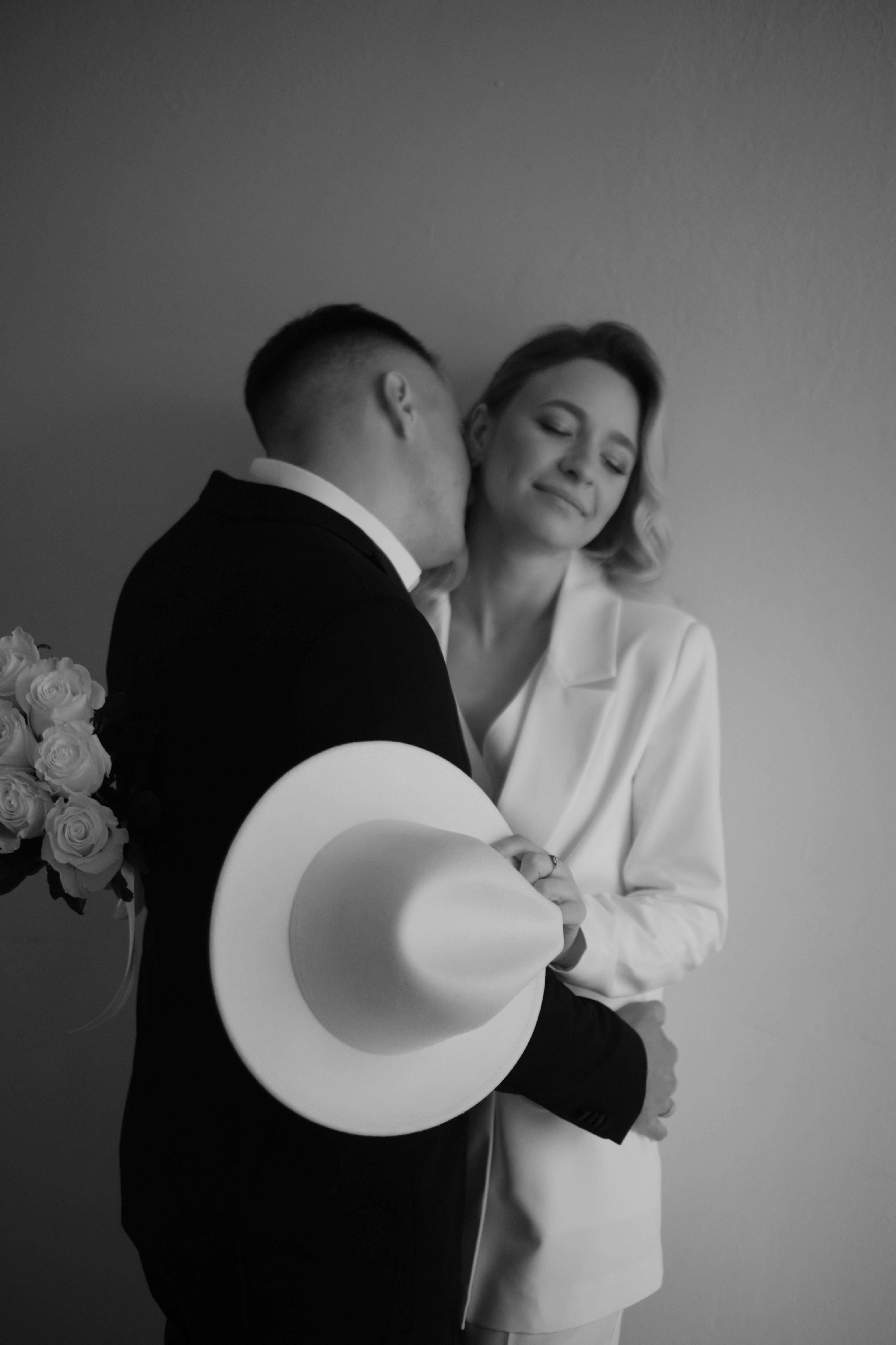 What is world's longest kiss?