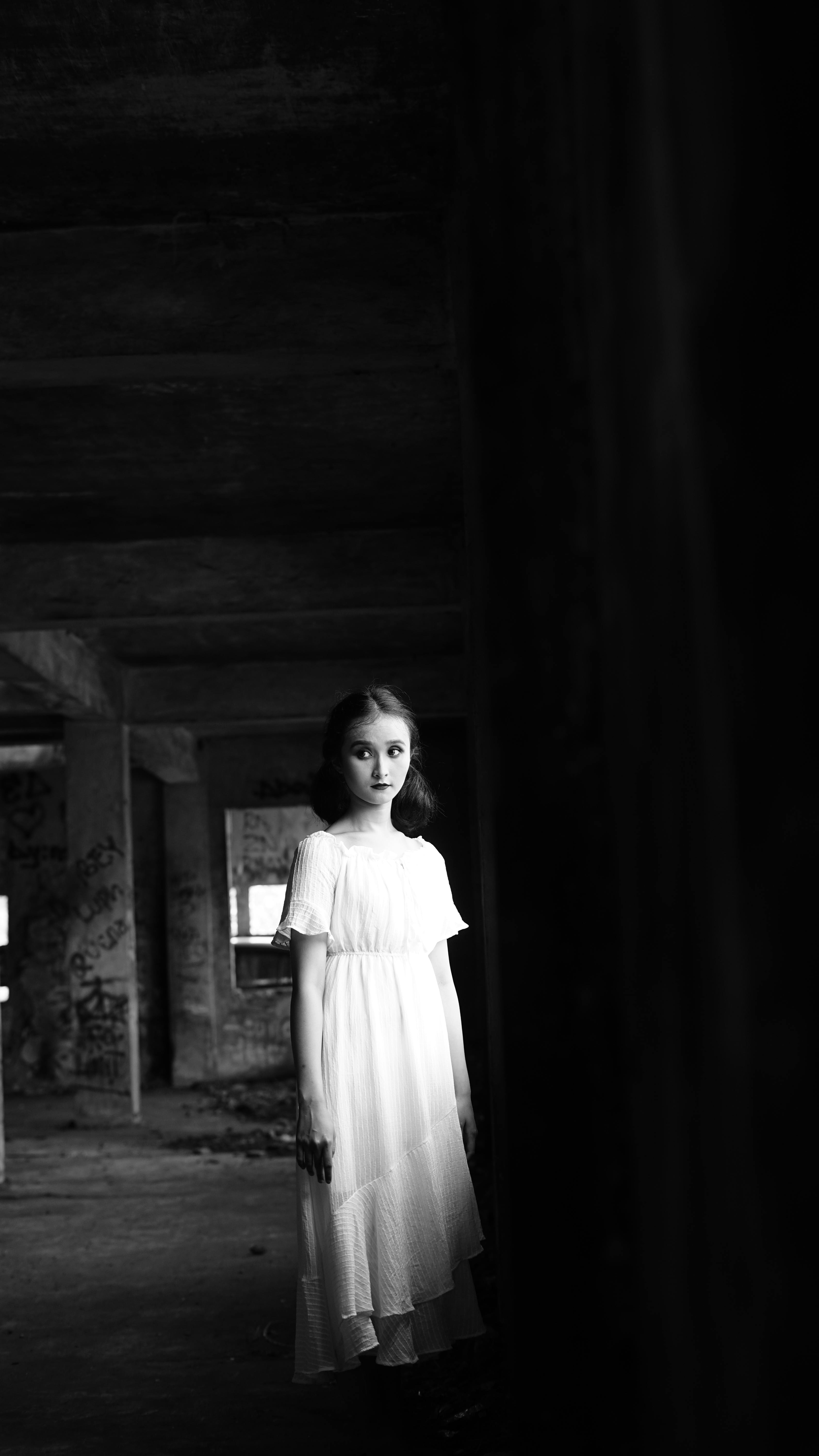 Who should a Leo girl marry?