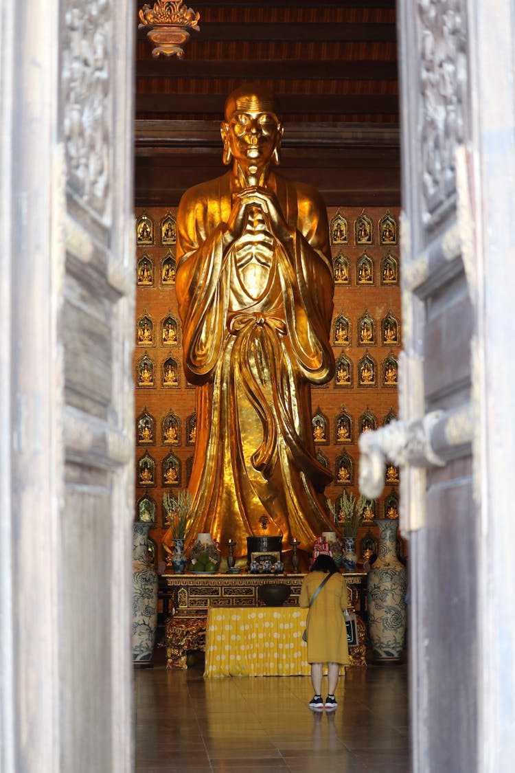 Gold Buddha Statue, Bai Dinh Pagoda, Ninh Binh, Vietnam