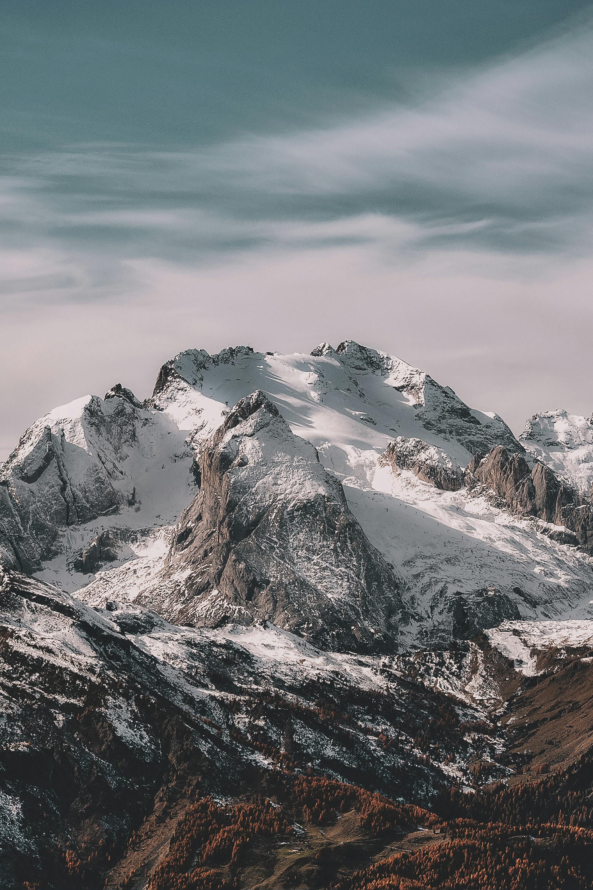 Enchanting Winter Wonderland Unveiling the Secrets of a Snow-Covered Valley