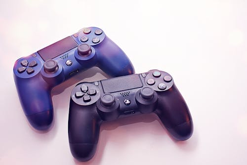 Sony Ps4 Draadloze Controllers Op Een Witte Ondergrond