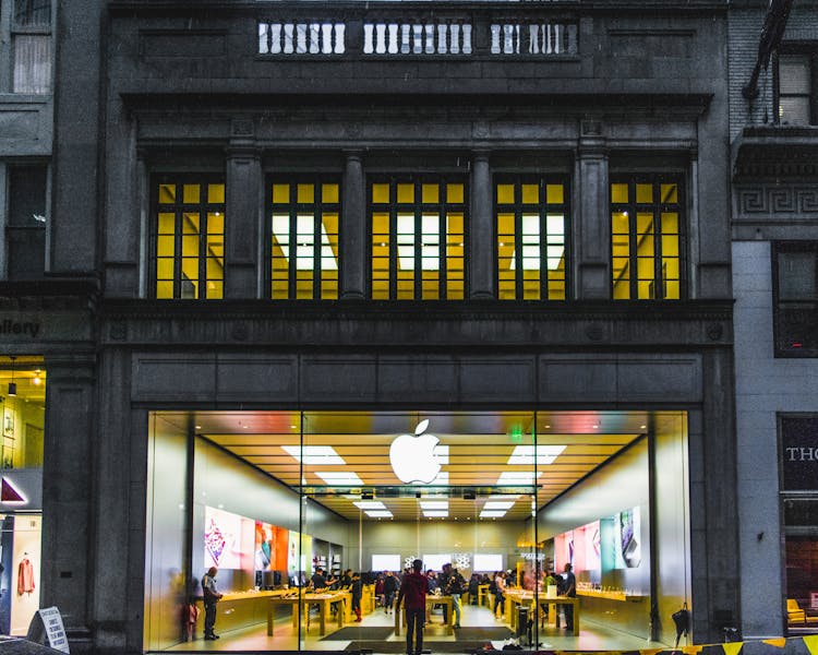 The Apple Store In A Gray Building