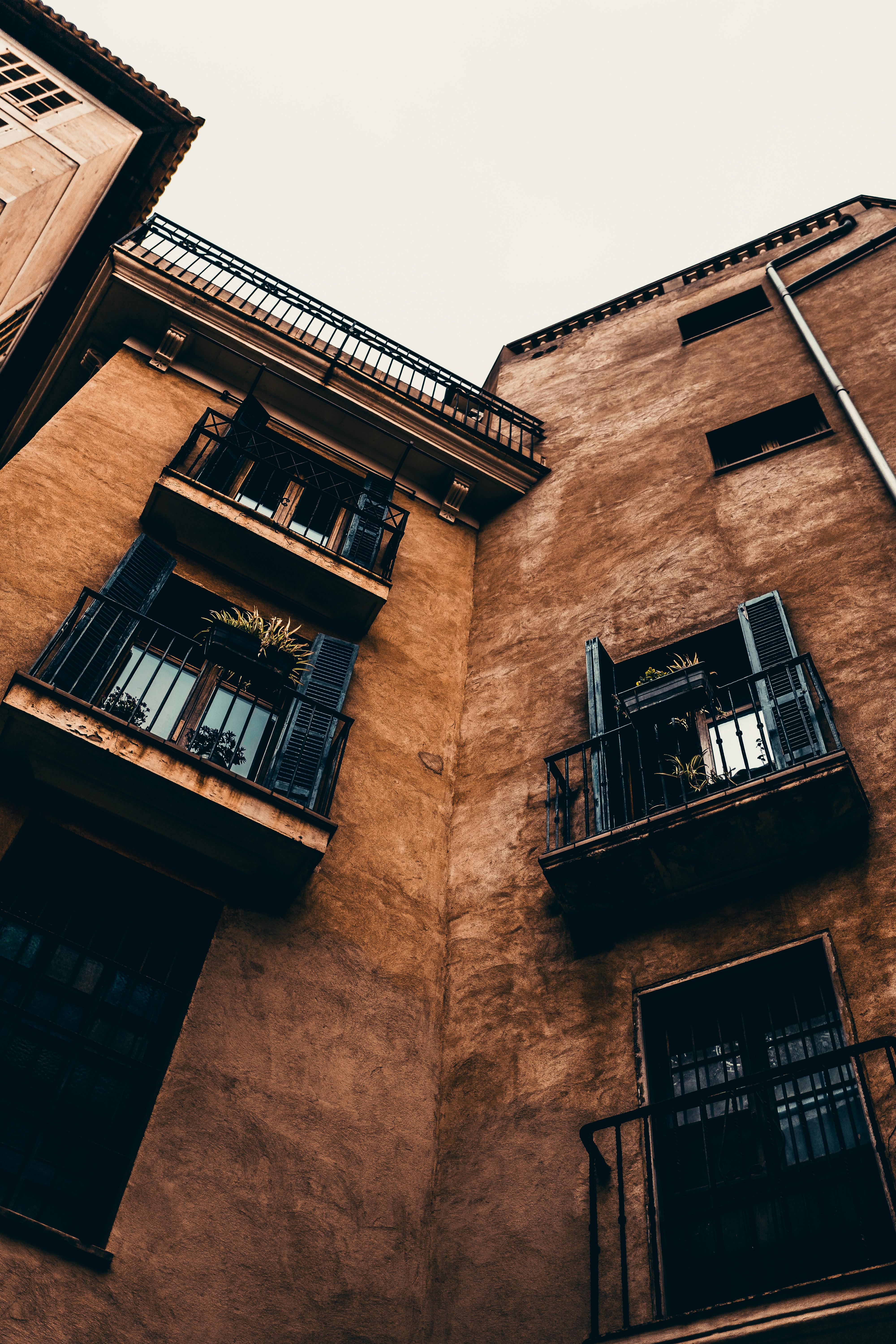 What causes worms in cucumbers?