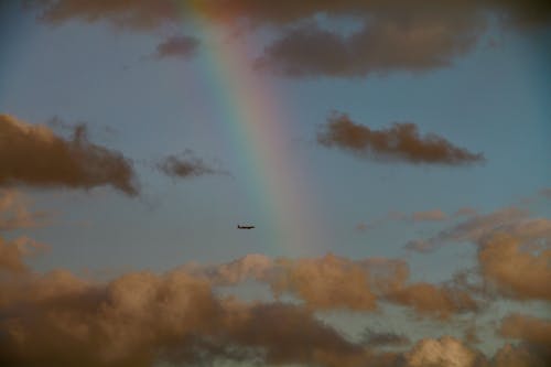 Immagine gratuita di aeroplano, arcobaleno, cielo