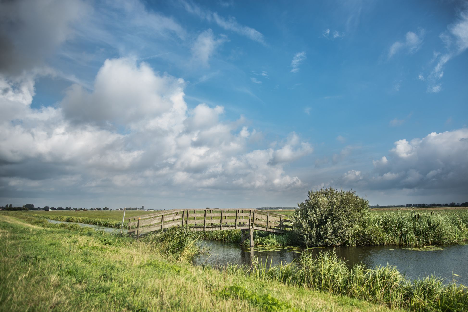Vastgelopen camper op brug Grolloërveen houdt Staatsbosbeheer bezig