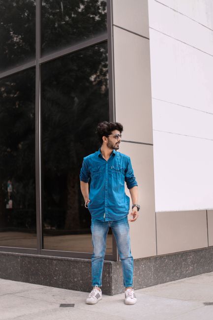 Total denim, azul sobre azul, y tenis para que siga tranqui. hoy sencillo pero muy cómodo
#lookdeldia #blue #shirt #jeans