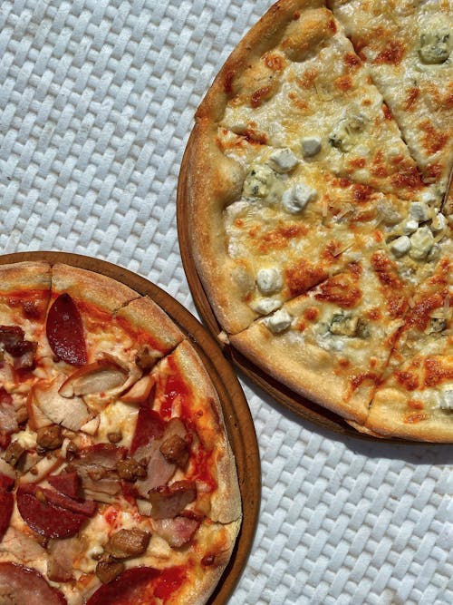 peynirli pizza, Pizza, yaz içeren Ücretsiz stok fotoğraf
