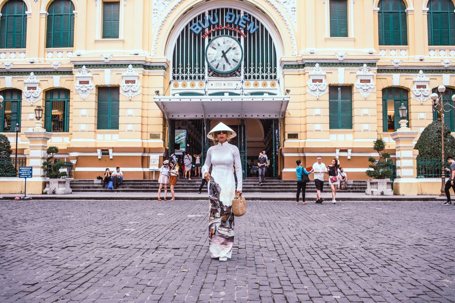ao dai saigon street
