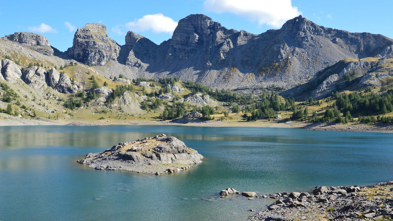 Rock Formations around Lake · Free Stock Photo