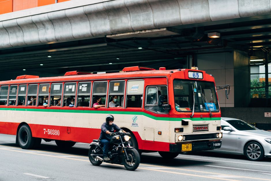 Bangkok Heat Survival: The Real Multivitamin Supplement Pros and Cons for Exhausted Professionals