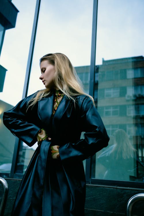 Základová fotografie zdarma na téma blond, černá kožená bunda, hezký