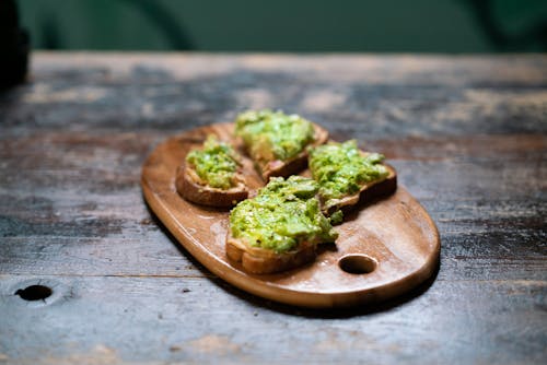 Kostenloses Stock Foto zu avocado toast, essen, essensfotografie