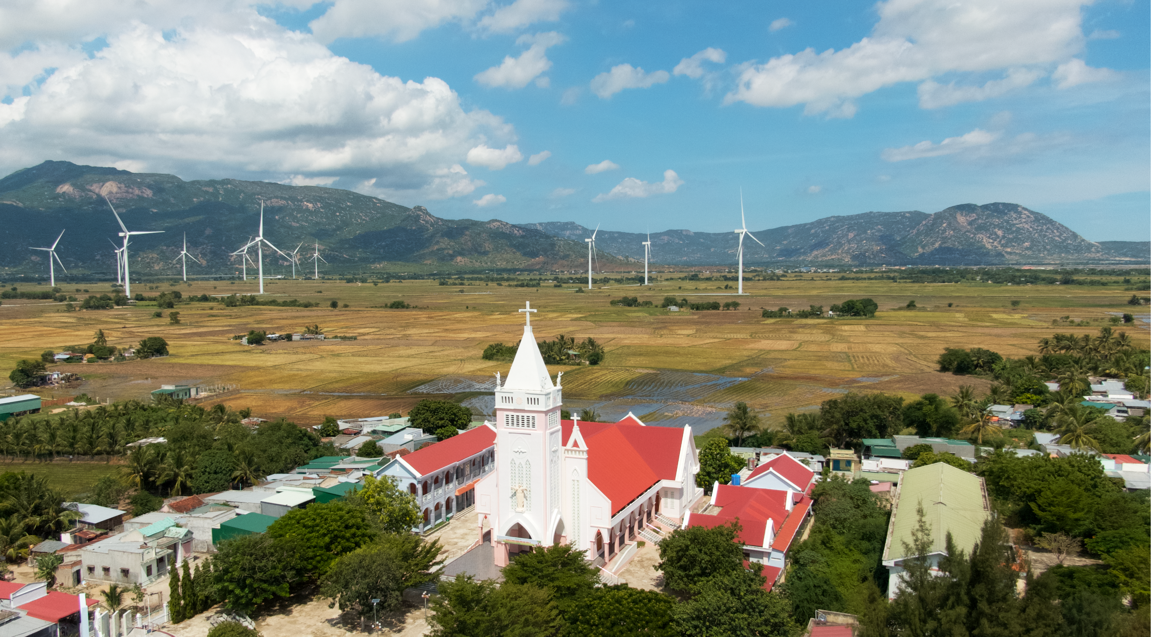 5 Strategic Considerations for Renewable Energy and Sustainable Land Management — Photo by Đào Thân on Pexels