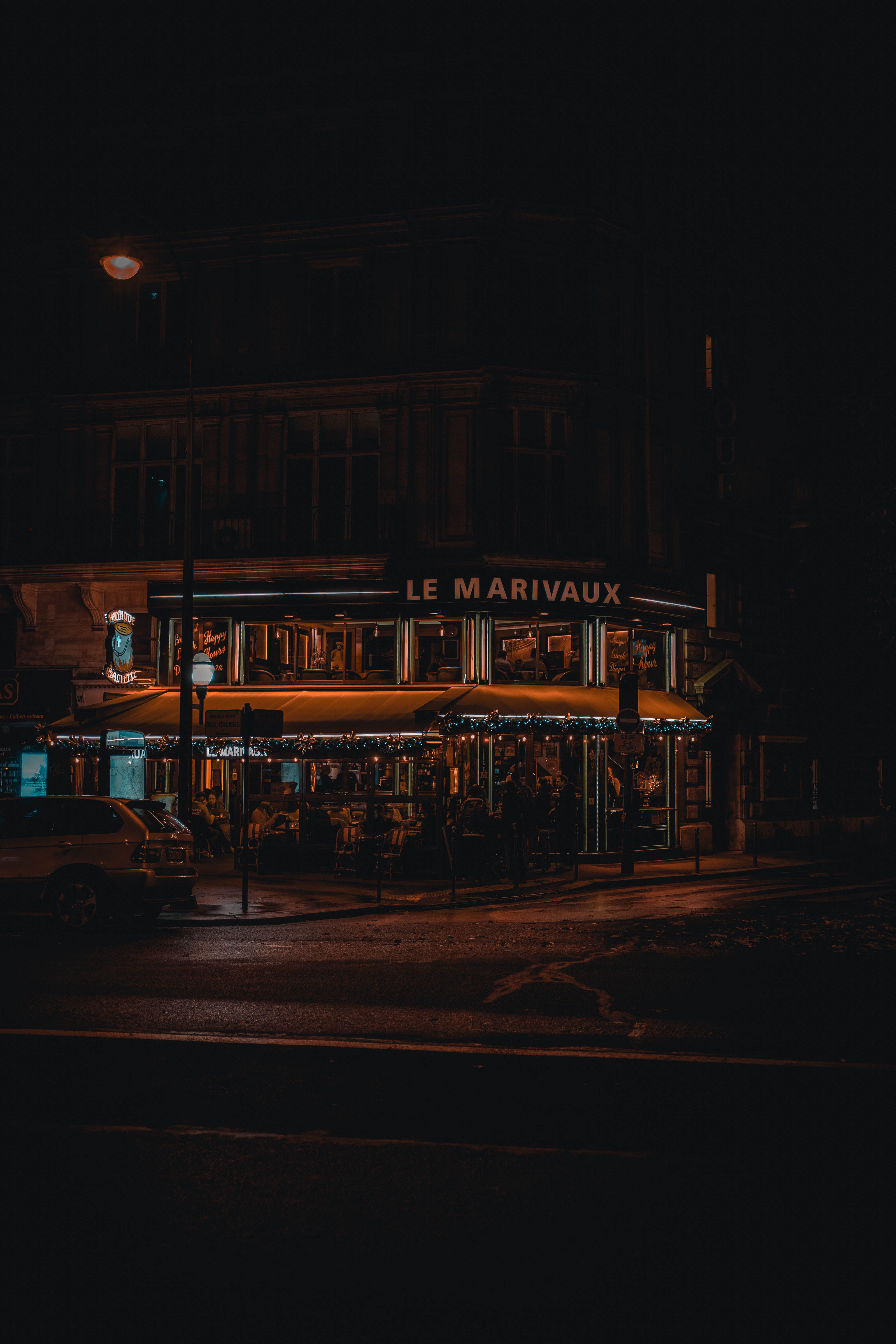 Display Window of a Restaurant · Free Stock Photo