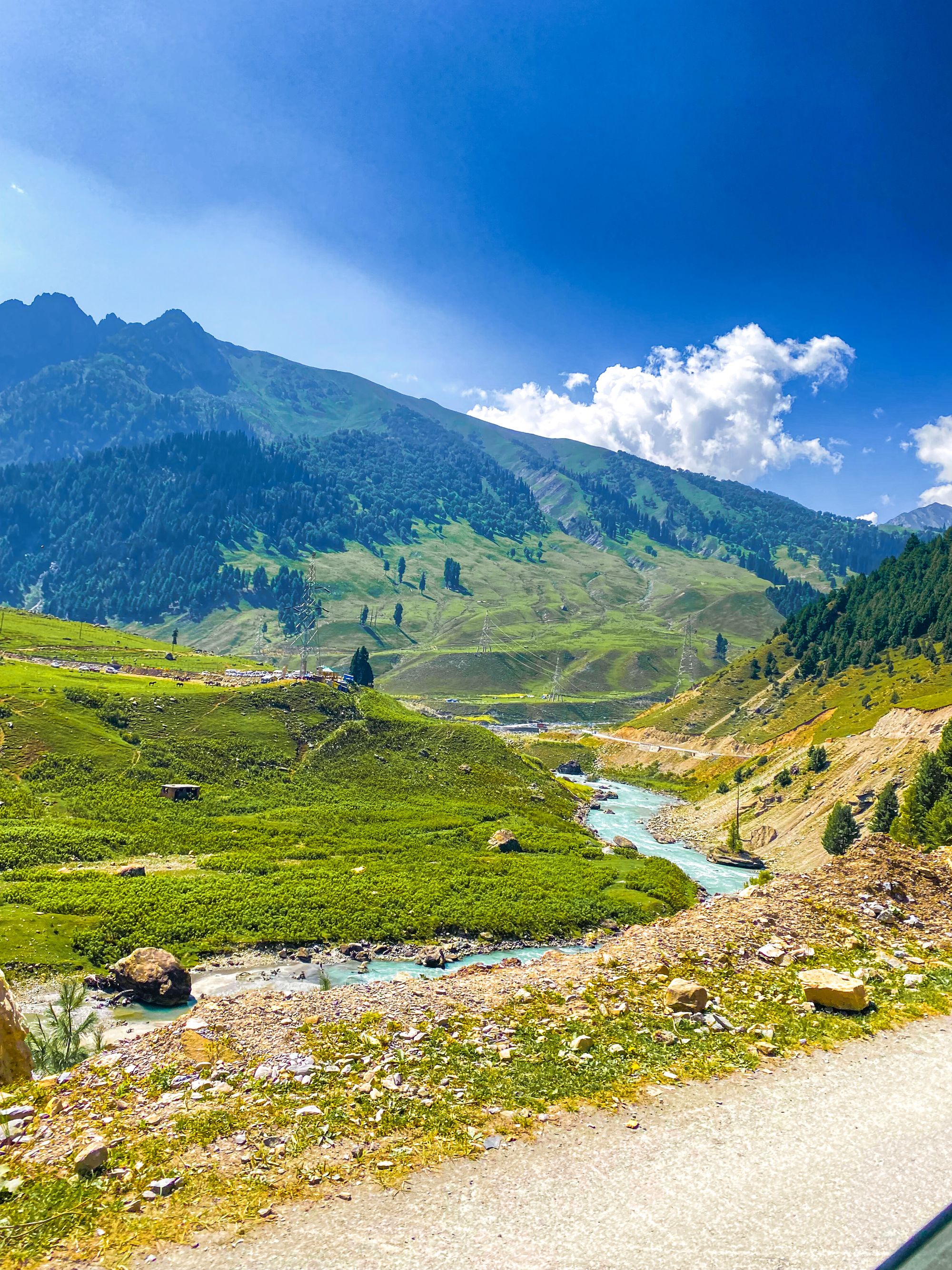 Kashmir Grand Valley Escape