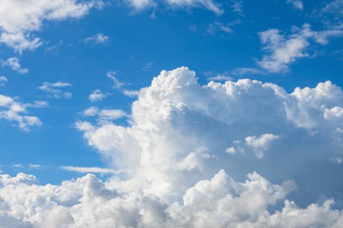 Foto profissional grátis de atmosfera, céu azul, céu nublado