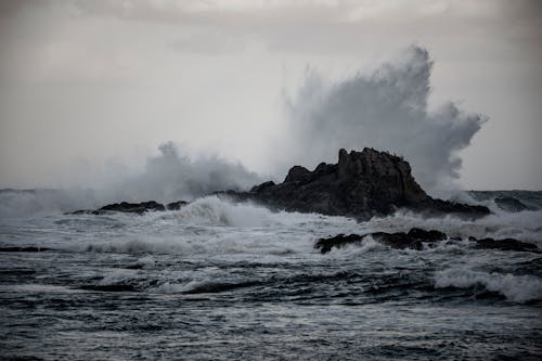 Free An Ocean with Strong Big Waves  Stock Photo
