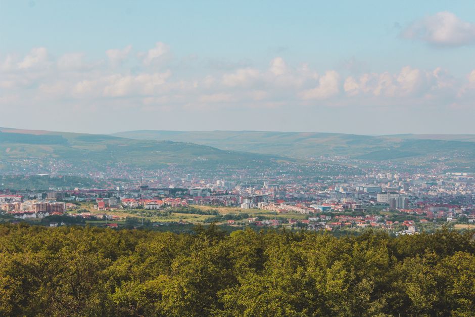 Peste 50 de arhitecți solicită Primăriei Cluj-Napoca achiziția Palatului Telefoanelor pentru protecția patrimoniului local