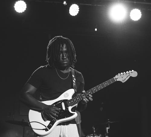 Fotobanka s bezplatnými fotkami na tému čierny a biely, elektrická gitara, gitara