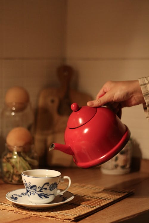 Çay, çaydanlık, dikey atış içeren Ücretsiz stok fotoğraf