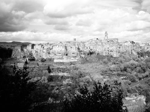 Free Pitigliano, Italy captured by Kate Branch  Stock Photo