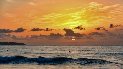 Foto profissional grátis de Hora dourada, mar, oceano