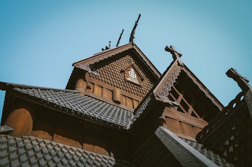 Brown House'un Düşük Açılı Fotoğrafı