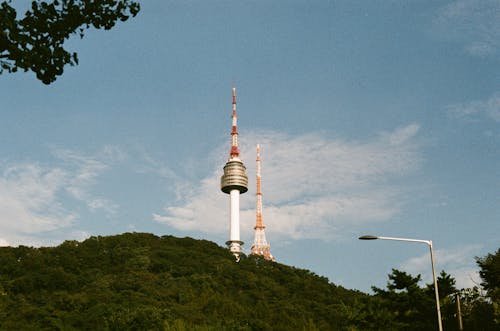 n首尔塔, 低角度拍攝, 南山塔 的 免费素材图片