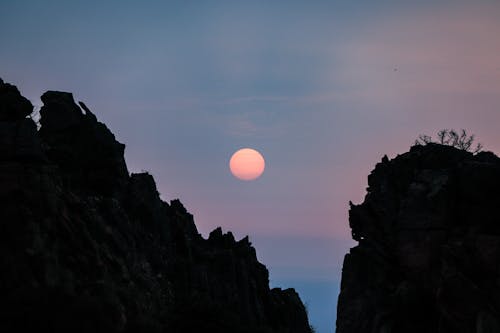 Foto profissional grátis de alvorecer, cair da noite, fotografia da lua