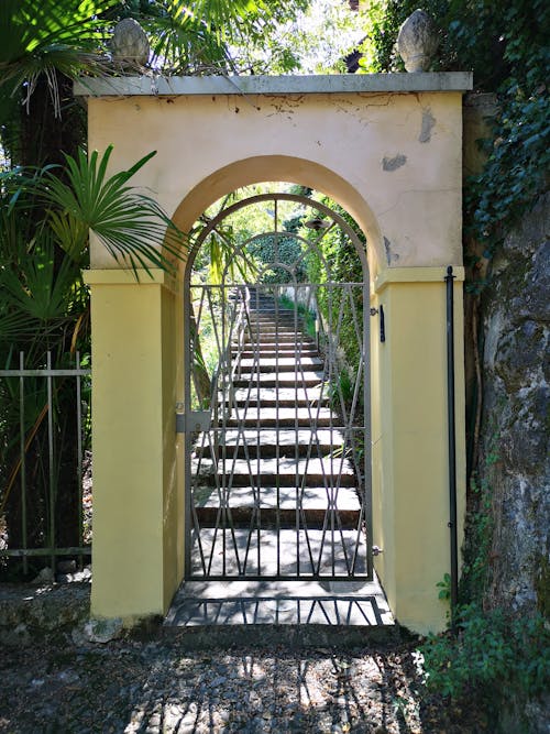 Foto profissional grátis de arcada, arcadas, jardim