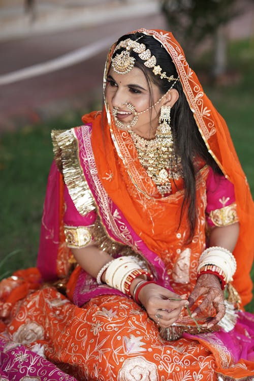 Free Photo of a Bride with Jewelry Smiling Stock Photo