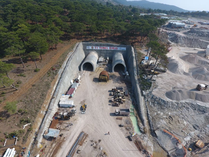 Lucrări Non-Stop pe Șantierul Margina - Holdea: A1 Avans și Tunelul Își Croiește Drum Înainte!
