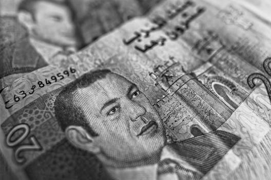 what-are-dirhams-and-their-role-in-the-uae-economy-explained