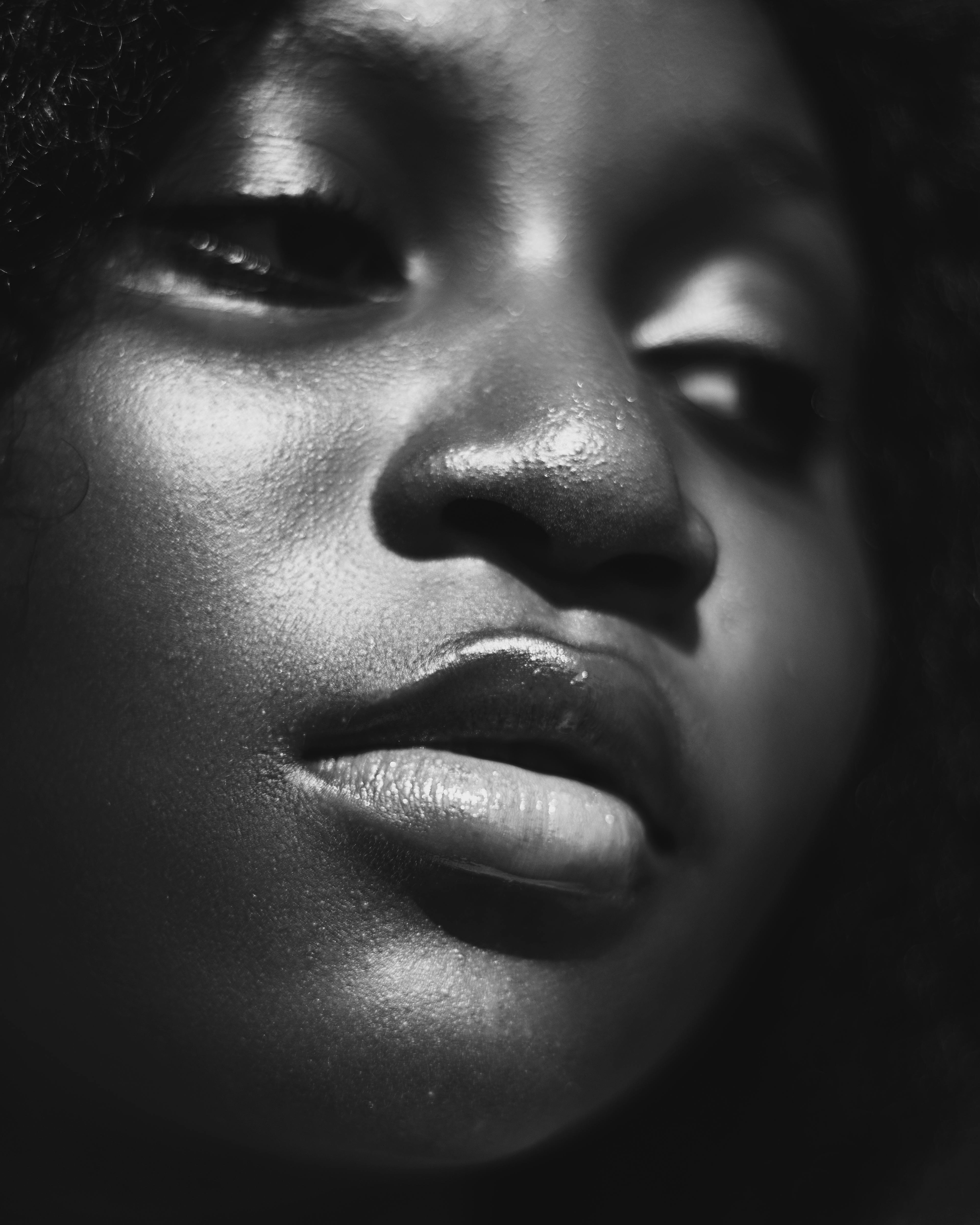 Foto profissional gratuita de 3x4, bonita, cobertura, jovem, mulher, p