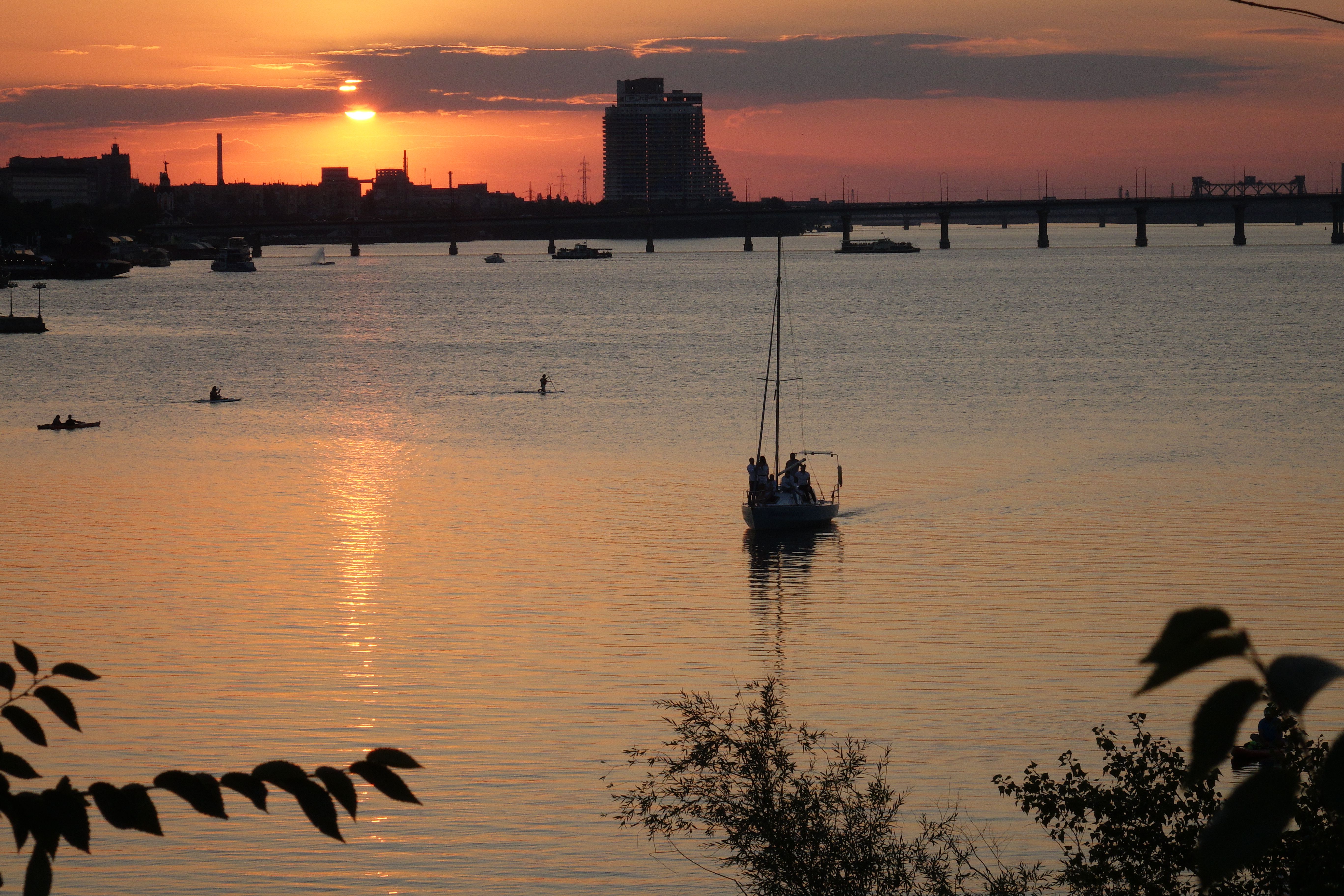 Ottawa's Commercial Real Estate Crowd Set Sail for CREW's Summer Boat Cruise