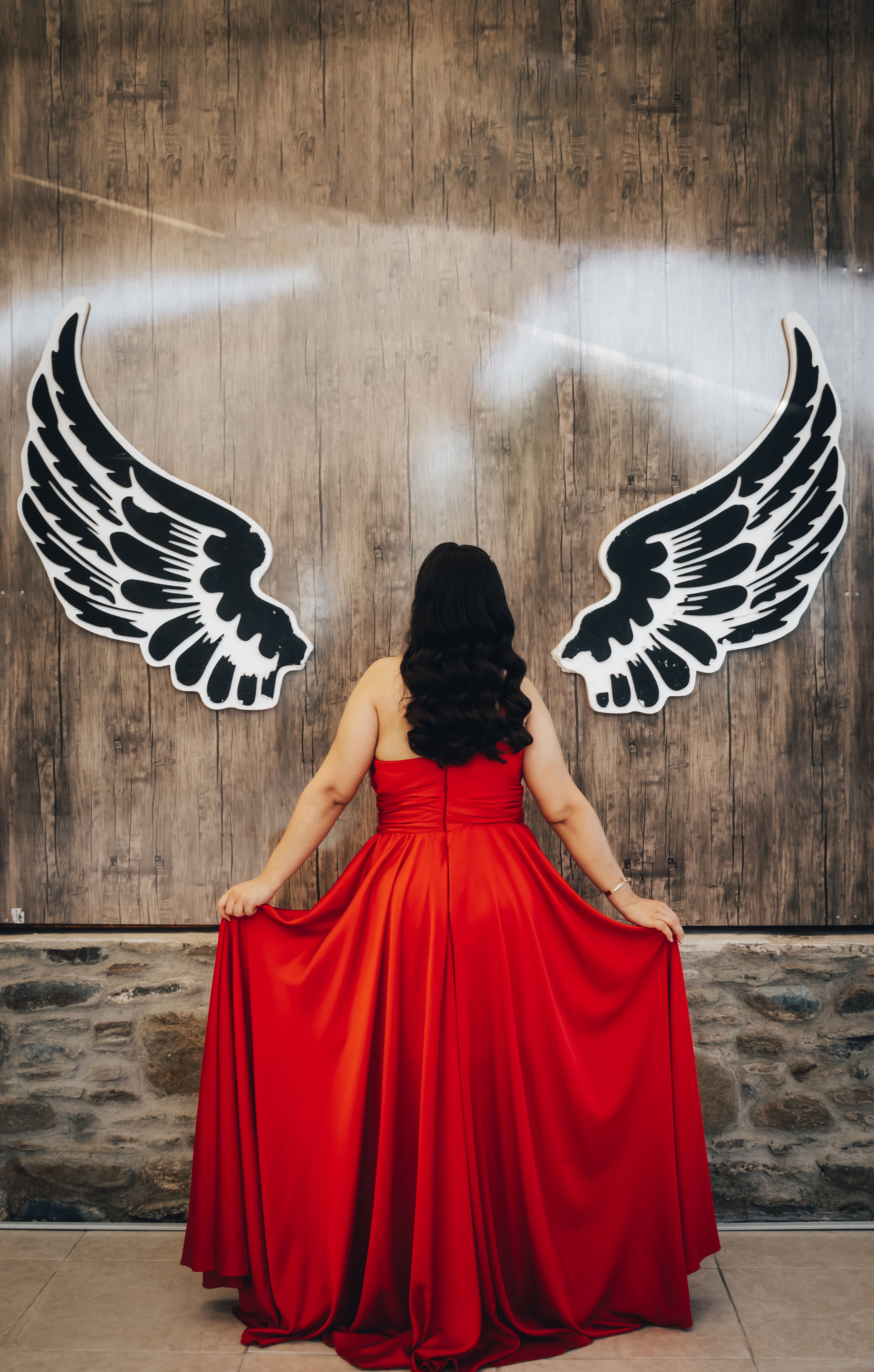 painting of woman in red dress back view Yooyu Beauty Red Dress Woman Back View Canvas Painting Modern Posters and Prints Wall Art Pictures for Living Room Decor 80x120cm(31x47in) with frame