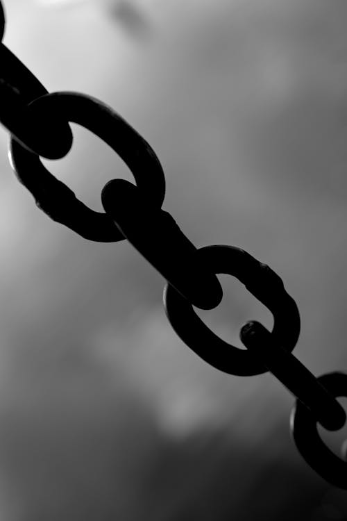 Free Metal Chain in Close-Up Photography Stock Photo
