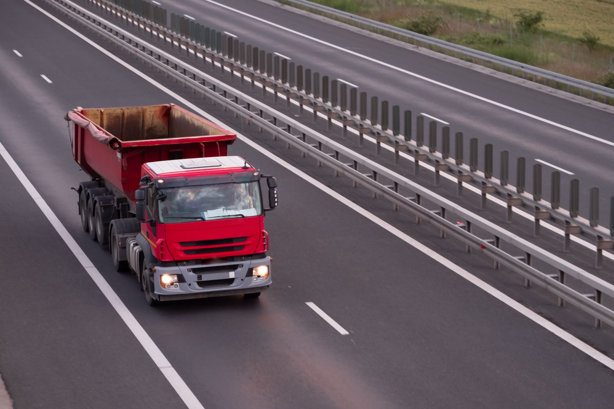 Wegversmalling Ringbaan-West deels teruggedraaid, verbod op vrachtverkeer