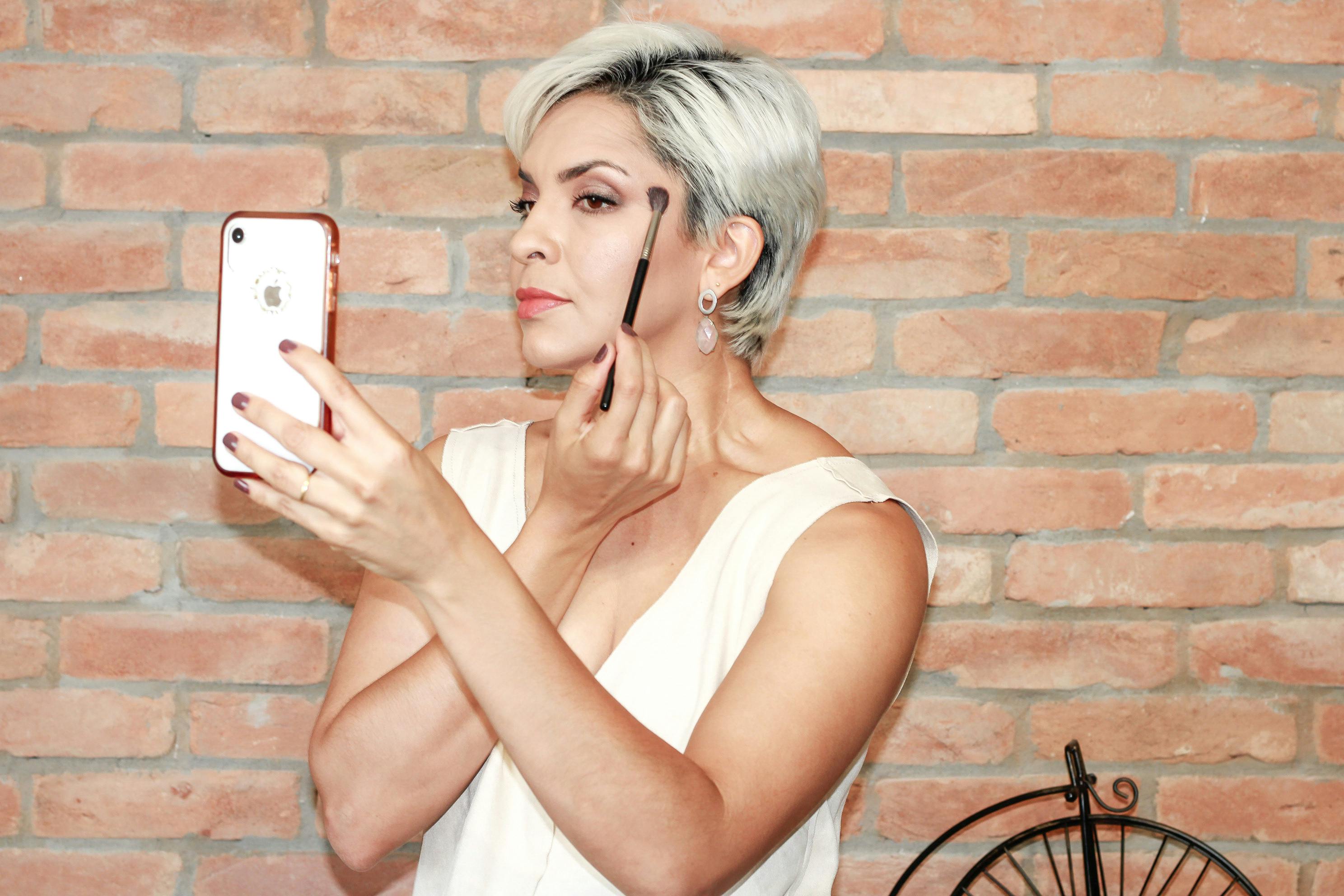 Ücretsiz #kapalı, akıllı telefon, ayna içeren Ücretsiz stok fotoğraf Stok Fotoğraflar