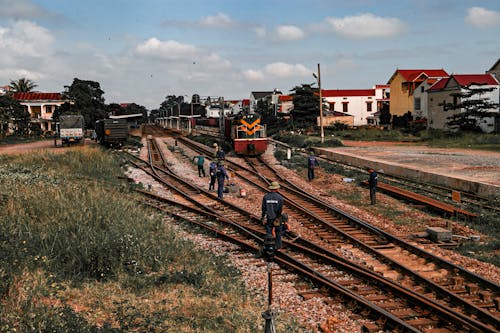 бесплатная Бесплатное стоковое фото с железные дороги, люди, ограждение Стоковое фото