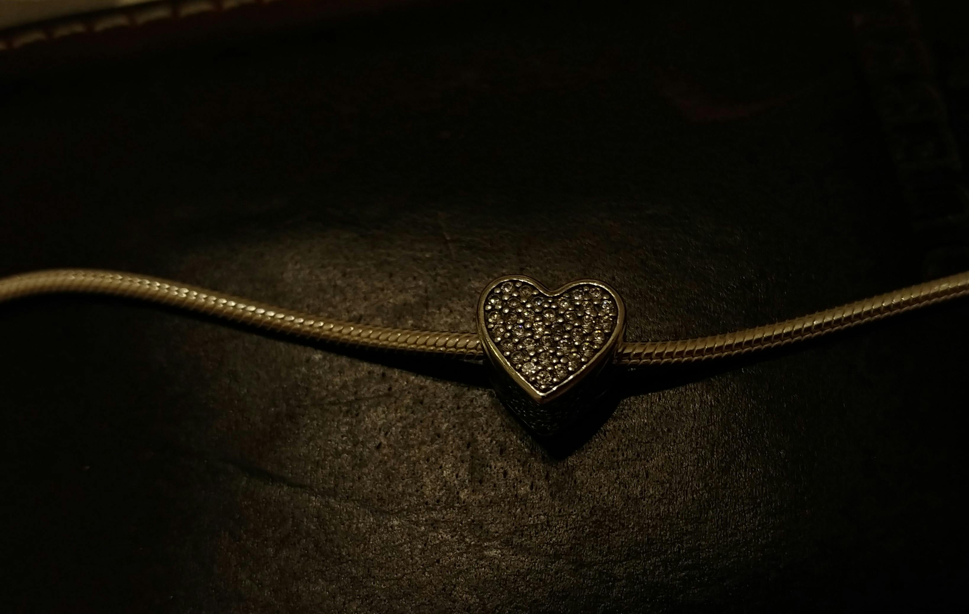 Free stock photo of bracelet, charm, heart