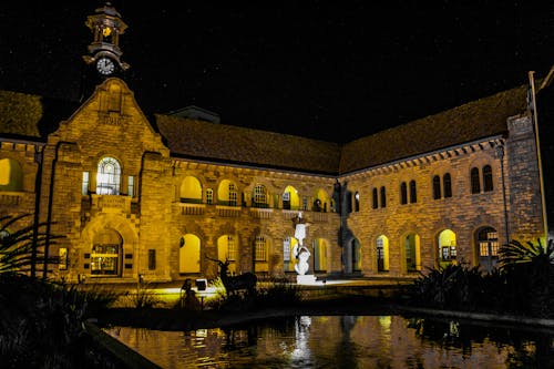 Бесплатное стоковое фото с здание церкви, ночной фон, старое здание