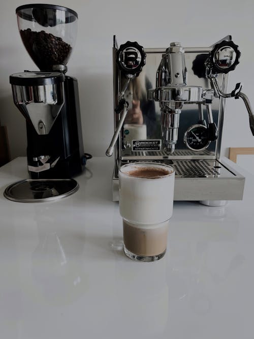 Darmowe zdjęcie z galerii z cappuccino, drink, ekspres do kawy