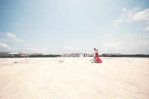 Δωρεάν στοκ φωτογραφιών με άμμος, Άνθρωποι, ζευγάρι