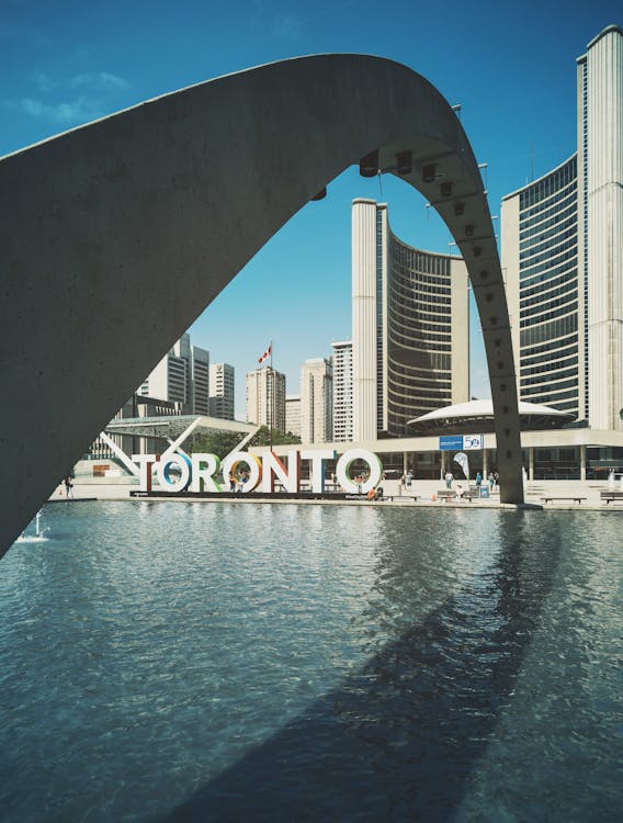 Kostenlos Toronto Gebäude In Der Nähe Von Gewässern Stock-Foto