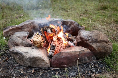 Kostnadsfri bild av lägereld, öppen spis