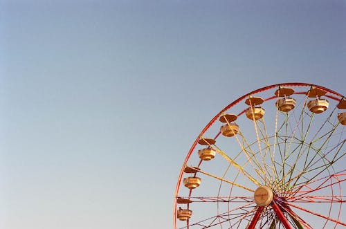 Free Red and Yellow Ferris Wheel Photo Stock Photo