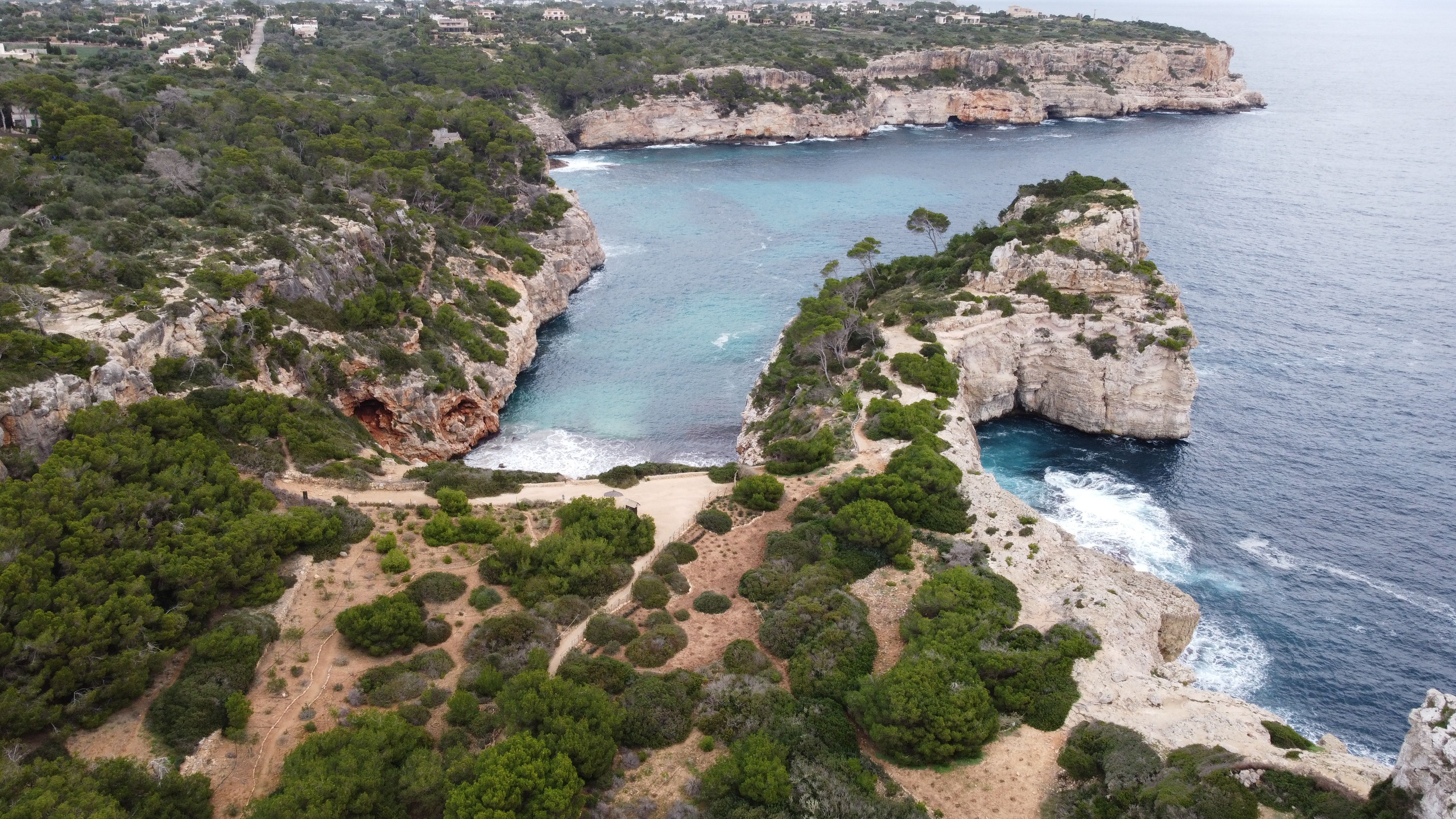 Ermita de la Victòria & Penya del Migdia
