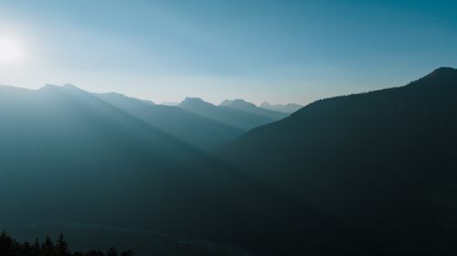 Free Breathtaking view of mountains during sunrise in Sunrise, Washington, showcasing natural beauty and tranquility. Stock Photo